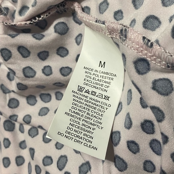 NWT Kate Spade 2 piece pajama set. Size medium - Picture 7 of 9